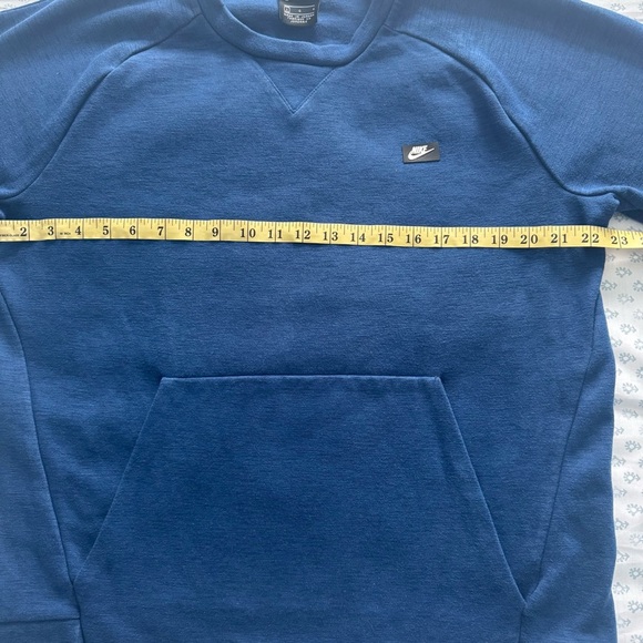 Nike Men's Blue Pocket Front Large Sweatshirt - Picture 4 of 7